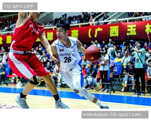 庞峥麟半场表现抢眼8投5中斩获16分三分球与罚球均表现出色